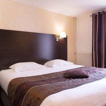 Hotel Restaurant Les Coquelicots, The Originals Relais Saint-Pardoux-l'Ortigier ภายนอก รูปภาพ