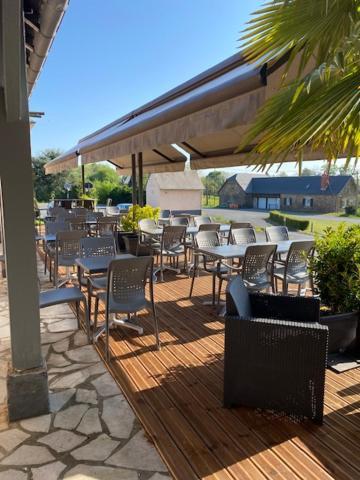 Hotel Restaurant Les Coquelicots, The Originals Relais Saint-Pardoux-l'Ortigier ภายนอก รูปภาพ