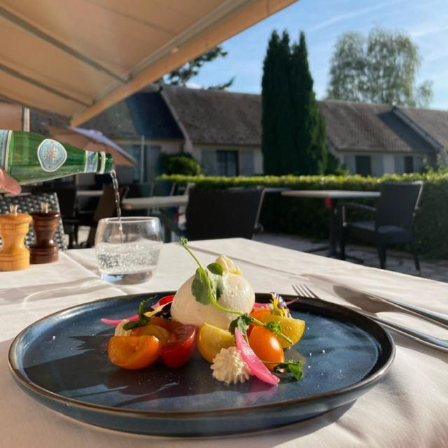 Hotel Restaurant Les Coquelicots, The Originals Relais Saint-Pardoux-l'Ortigier ภายนอก รูปภาพ