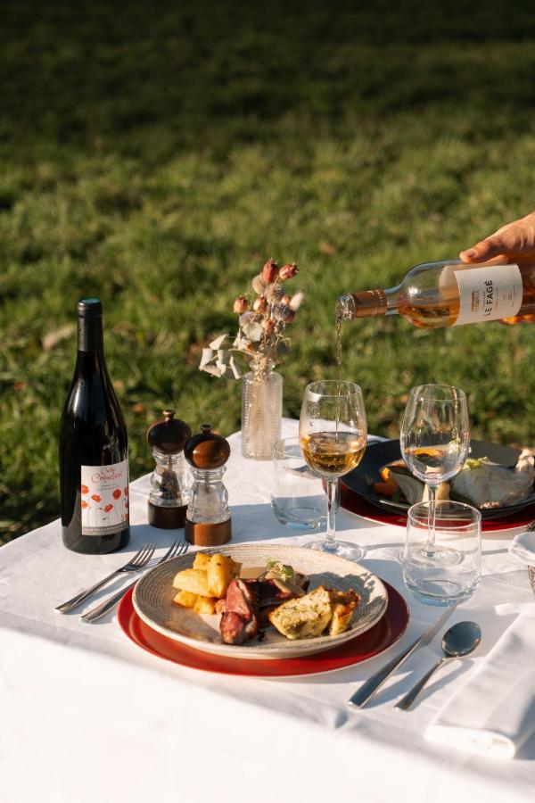 Hotel Restaurant Les Coquelicots, The Originals Relais Saint-Pardoux-l'Ortigier ภายนอก รูปภาพ