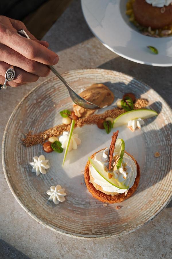 Hotel Restaurant Les Coquelicots, The Originals Relais Saint-Pardoux-l'Ortigier ภายนอก รูปภาพ