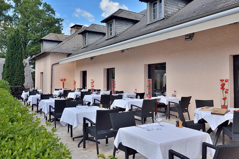 Hotel Restaurant Les Coquelicots, The Originals Relais Saint-Pardoux-l'Ortigier ภายนอก รูปภาพ