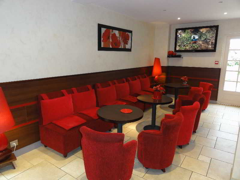 Hotel Restaurant Les Coquelicots, The Originals Relais Saint-Pardoux-l'Ortigier ภายนอก รูปภาพ