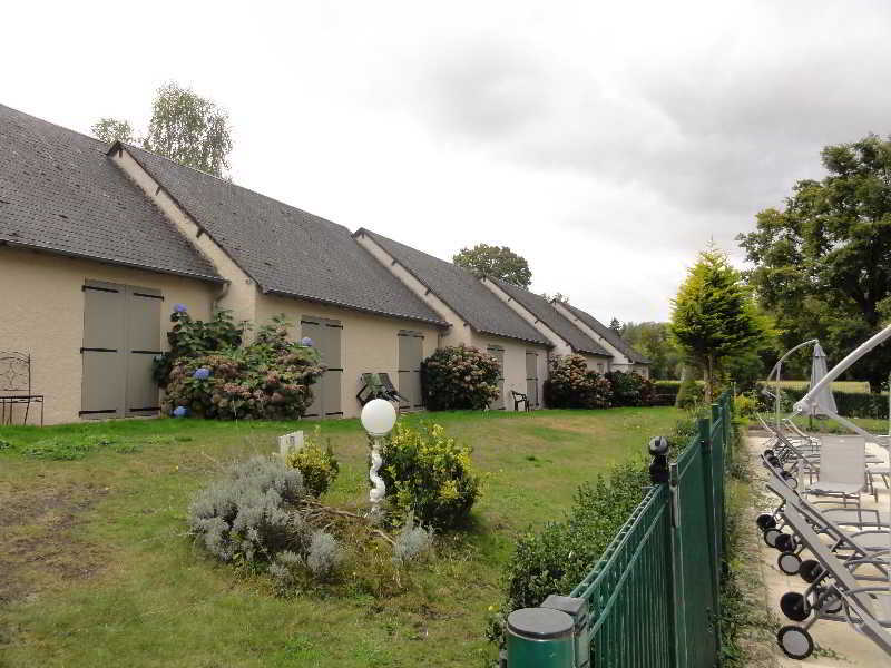 Hotel Restaurant Les Coquelicots, The Originals Relais Saint-Pardoux-l'Ortigier ภายนอก รูปภาพ