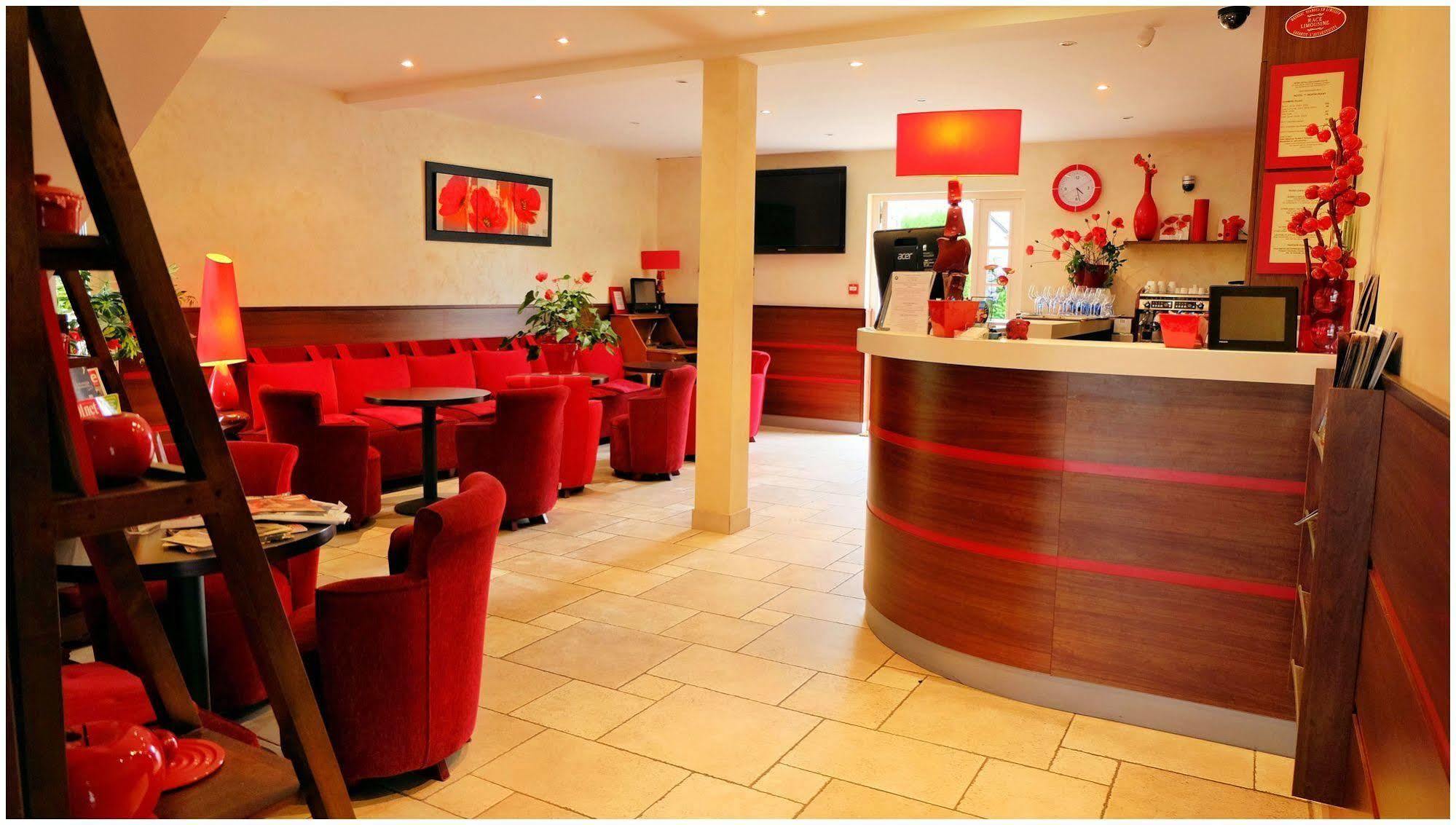 Hotel Restaurant Les Coquelicots, The Originals Relais Saint-Pardoux-l'Ortigier ภายนอก รูปภาพ