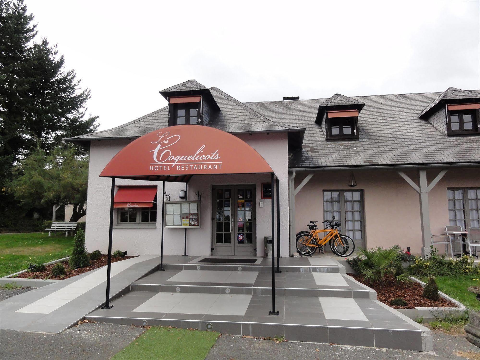 Hotel Restaurant Les Coquelicots, The Originals Relais Saint-Pardoux-l'Ortigier ภายนอก รูปภาพ