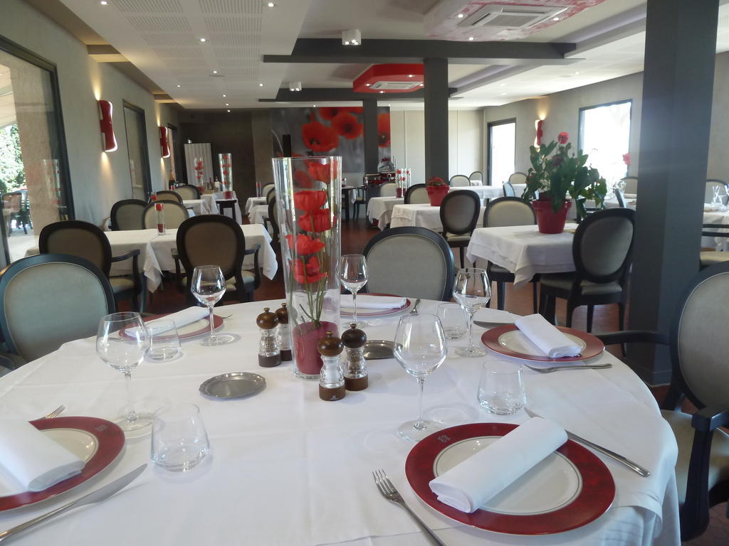 Hotel Restaurant Les Coquelicots, The Originals Relais Saint-Pardoux-l'Ortigier ภายนอก รูปภาพ